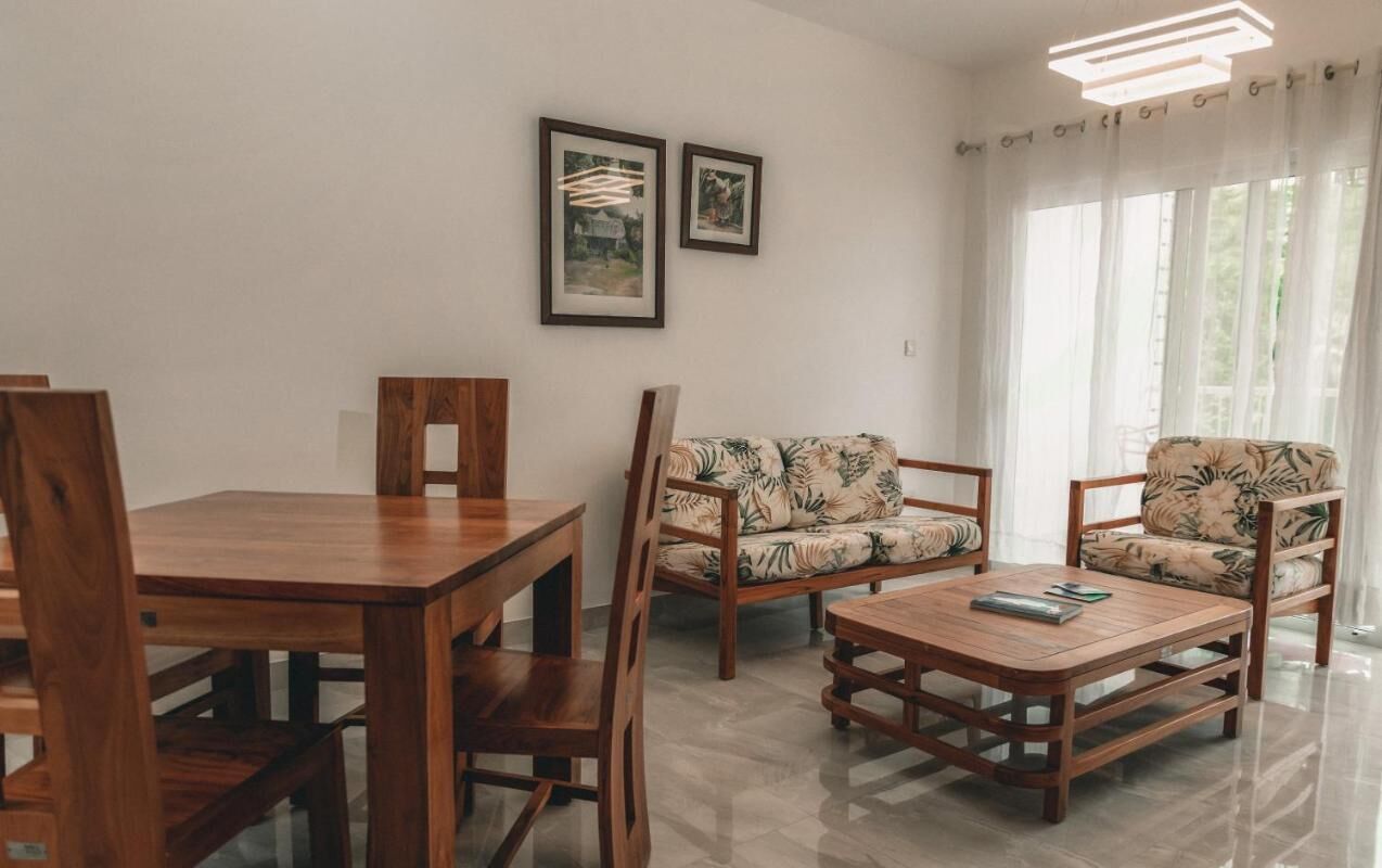 Apartamento, 2 quartos, sacada, vista para o jardim | Sala de estar