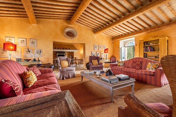 TV, fireplace, DVD player, stereo