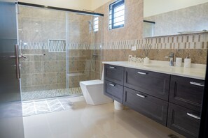 Bungalow, 2 Schlafzimmer, Poolblick | Badezimmer