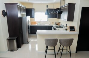 Bungalow, 2 chambres, vue sur la piscine | Intérieur