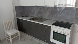 Unclassified image, 5 of 14, button - "apartment Next to the Beach Num001" (Durrës)