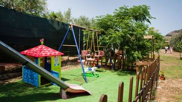 Ferienhaus, 2 Schlafzimmer, Raucher, Balkon | Kinderbereich