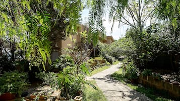 House, 2 Bedrooms, Smoking, Balcony | Property grounds