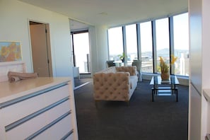 Apartment, 2 Bedrooms, Balcony, City View | Living area