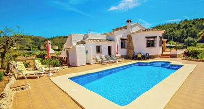 Quicano - herrliche Aussicht und privater Pool in Lliber