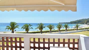 House, 4 Bedrooms, Balcony, Garden View | Balcony
