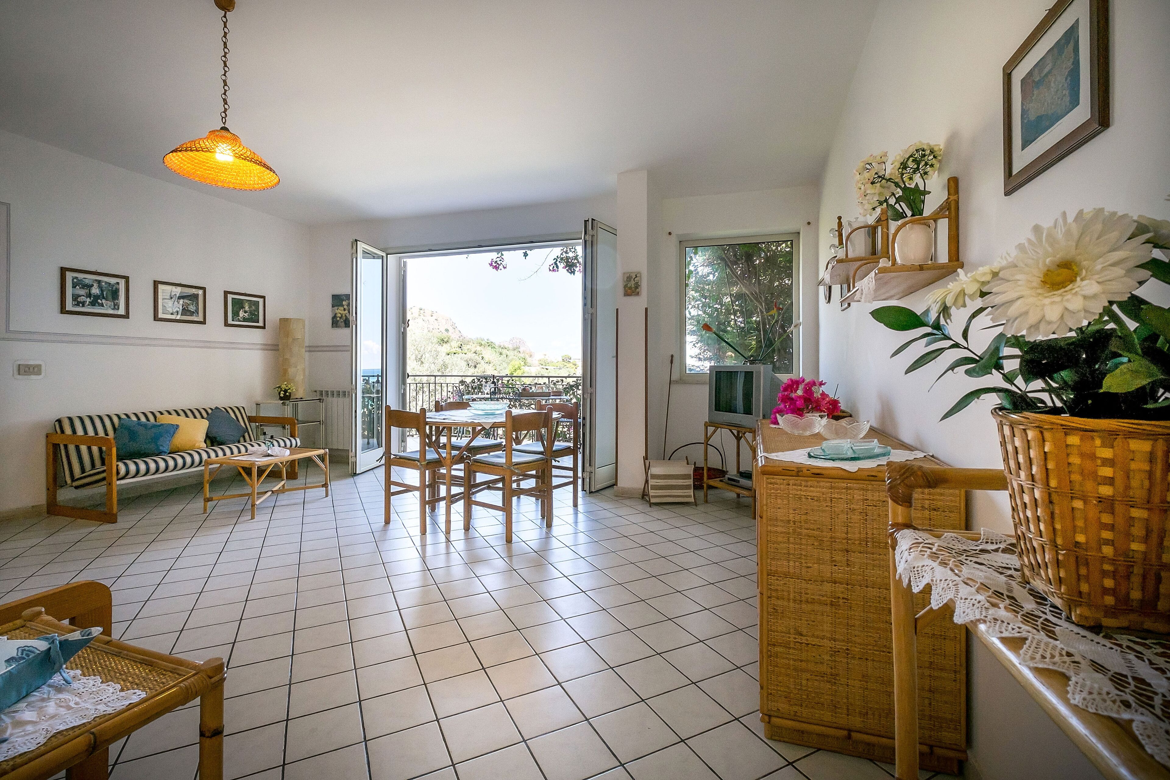 Maison, 2 chambres, fumeurs, balcon | Salle à manger