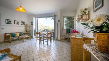 Ferienhaus, 2Â Schlafzimmer, Raucher, Balkon | Esszimmer