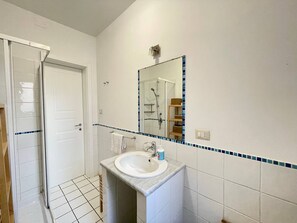 Apartment, 3 Bedrooms, Terrace | Bathroom - Seafront Apartment in the Heart of Stintino (Stintino)