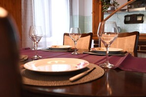 Apartment, 3 Bedrooms, Accessible, Smoking | Dining