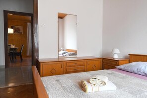Apartment, 3 Bedrooms, Accessible, Smoking | 3 bedrooms