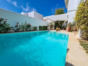Villa, 3 chambres, accessible aux personnes à mobilité réduite, fumeur | Piscine | Piscine extérieure
