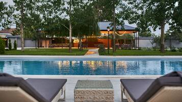 Seasonal outdoor pool