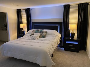 Room - Coachella Getaway - Vacation Home at the heart of Coachella Festival. (Coachella)