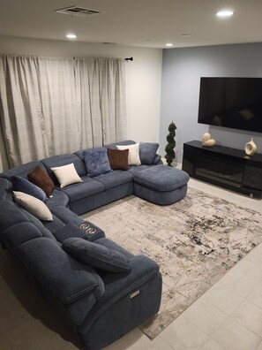 Living area - Coachella Getaway - Vacation Home at the heart of Coachella Festival. (Coachella)