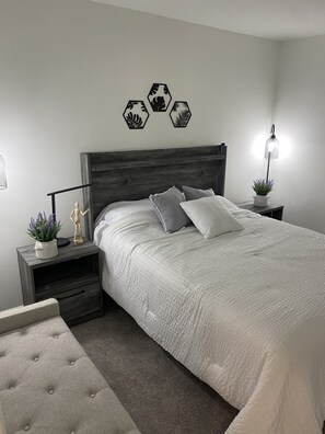 6 bedrooms, iron/ironing board, WiFi, bed sheets