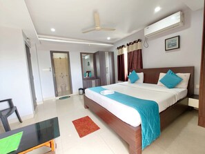 Kamar Double Deluks, beberapa kamar, pemandangan kota | Wi-Fi gratis dan seprai linen
