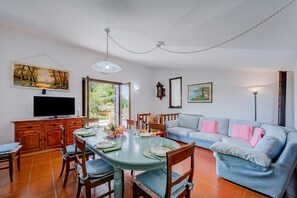 Perhetalo, useita makuuhuoneita, 2 kylpyhuonetta (Villa Breezy Way - Among Greenery) | Sisätilat