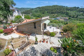 Casa familiar, varias habitaciones, 2 baños, junto a la montaña (Villa Breezy Way - Among Greenery) | Áreas de la propiedad