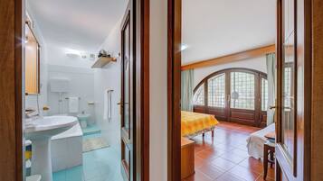 Nhà dành cho gia đình, 2 phòng ngủ, 2 phòng tắm, cạnh núi (Villa Breezy Way - Among Greenery) | 2 phòng ngủ, truy cập Internet không dây miễn phí, bộ trải giường