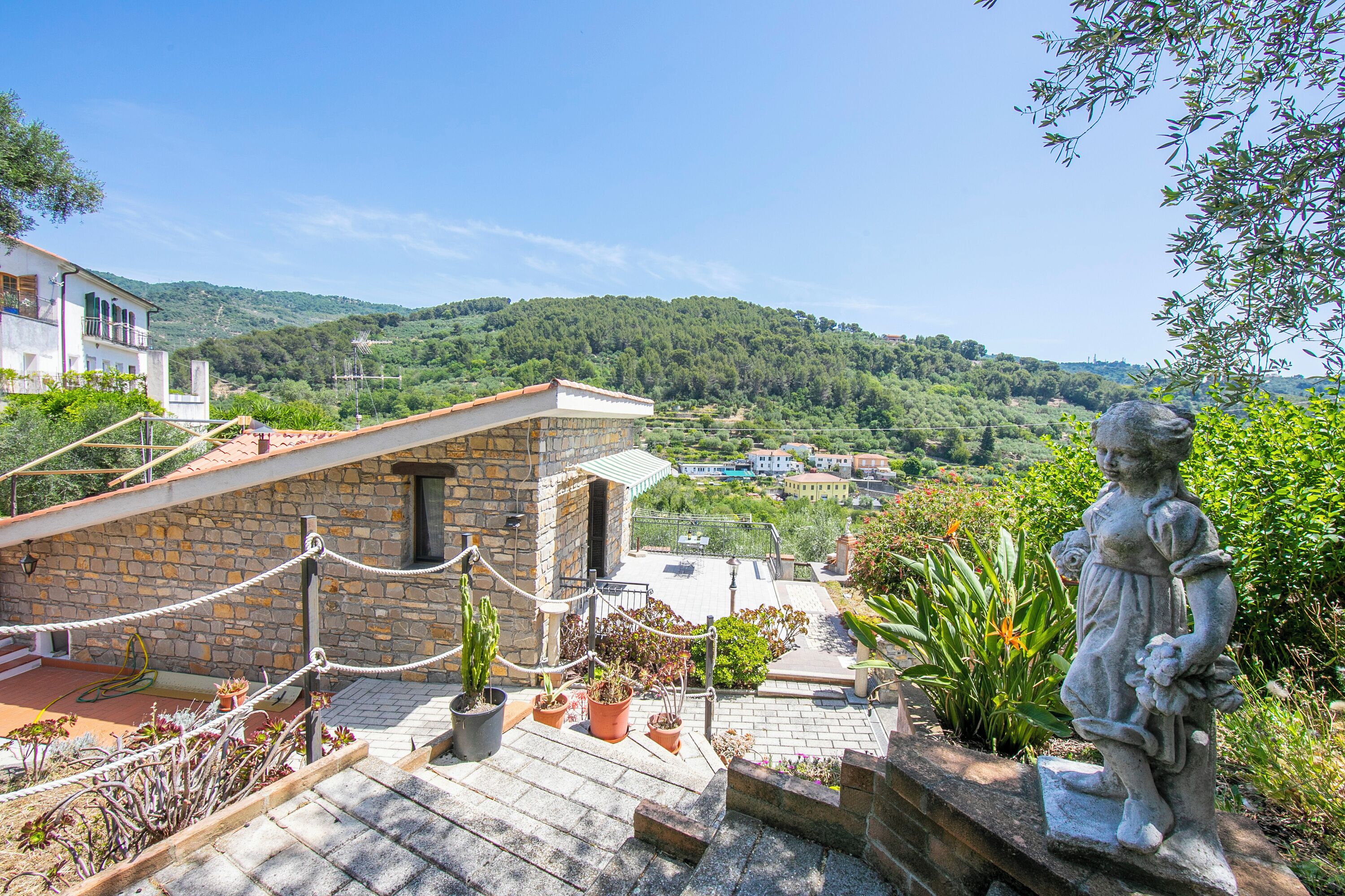 Khuôn viên nơi lưu trú