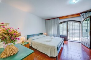 Perhetalo, useita makuuhuoneita, 2 kylpyhuonetta (Villa Breezy Way - Among Greenery) | 2 makuuhuonetta, ilmainen Wi-Fi, vuodevaatteet