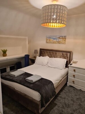 9 chambres, accès au Wi-Fi (inclus)