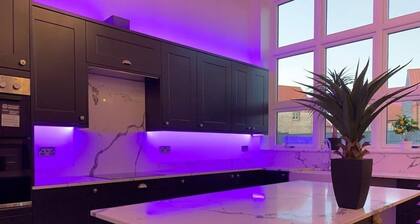 Bodham House & Halls - 9 bedrooms
