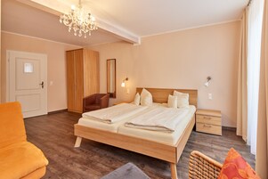 Ropa de cama hipoalergénica y minibar 