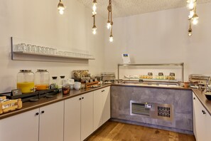 Free daily buffet breakfast
