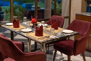 Sudah termasuk sarapan ala kontinental setiap hari