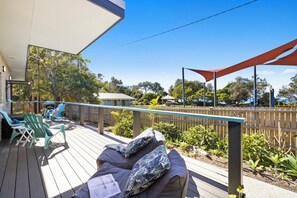 Terrace/patio - Pandanus At Emerald, Steps to Beach, Restaurants, Village (Emerald Beach)