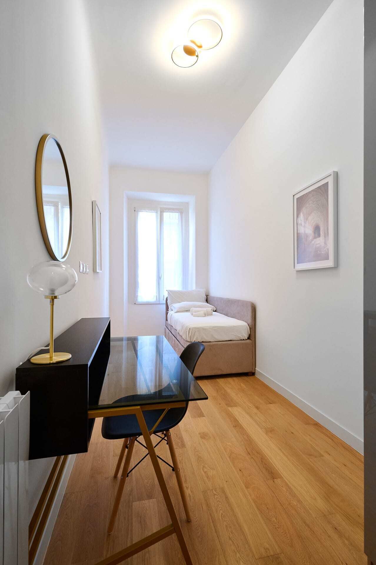 Basic Apartment, Multiple Beds