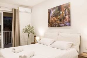 Basic-Apartment, Mehrere Betten, Meerblick | 3 Schlafzimmer, Schreibtisch, laptopgeeigneter Arbeitsplatz
