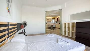 ๋ฒ ์ด์ง ์ํํธ, ์นจ๋(์ฌ๋ฌ ๊ฐ) | 3 ๊ฐ์ ์นจ์ค, ์ฑ
์, ๋
ธํธ๋ถ ์์
๊ณต๊ฐ, ์นจ๋ ์ํธ