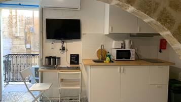 Basic-lejlighed - 1 dobbeltseng | Privat køkken | Køleskab, mikrobølgeovn, kogeplade, elkedel