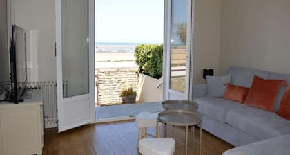 L'Estran - maison sur la digue avec vue mer