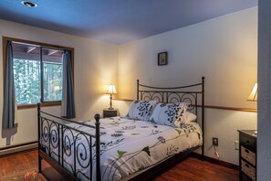 2 Schlafzimmer, Bügeleisen/Bügelbrett, kostenloses WLAN, Bettwäsche