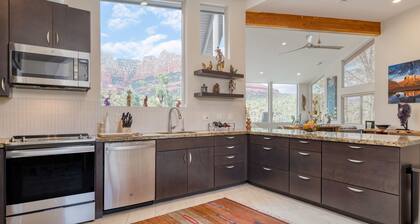 The Viewpoint by AvantStay | Luxe Home + Spa/Views