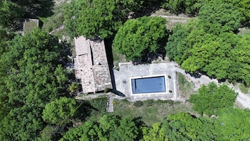 Maison située dans un domaine de 20 hectares