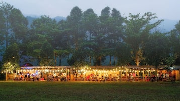 Nhà hàng