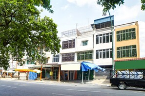 Front of property - Hotel O Angelyn 2 Homestay (Medan)