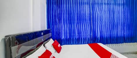Standard Double Room | Laptop workspace, free WiFi, bed sheets