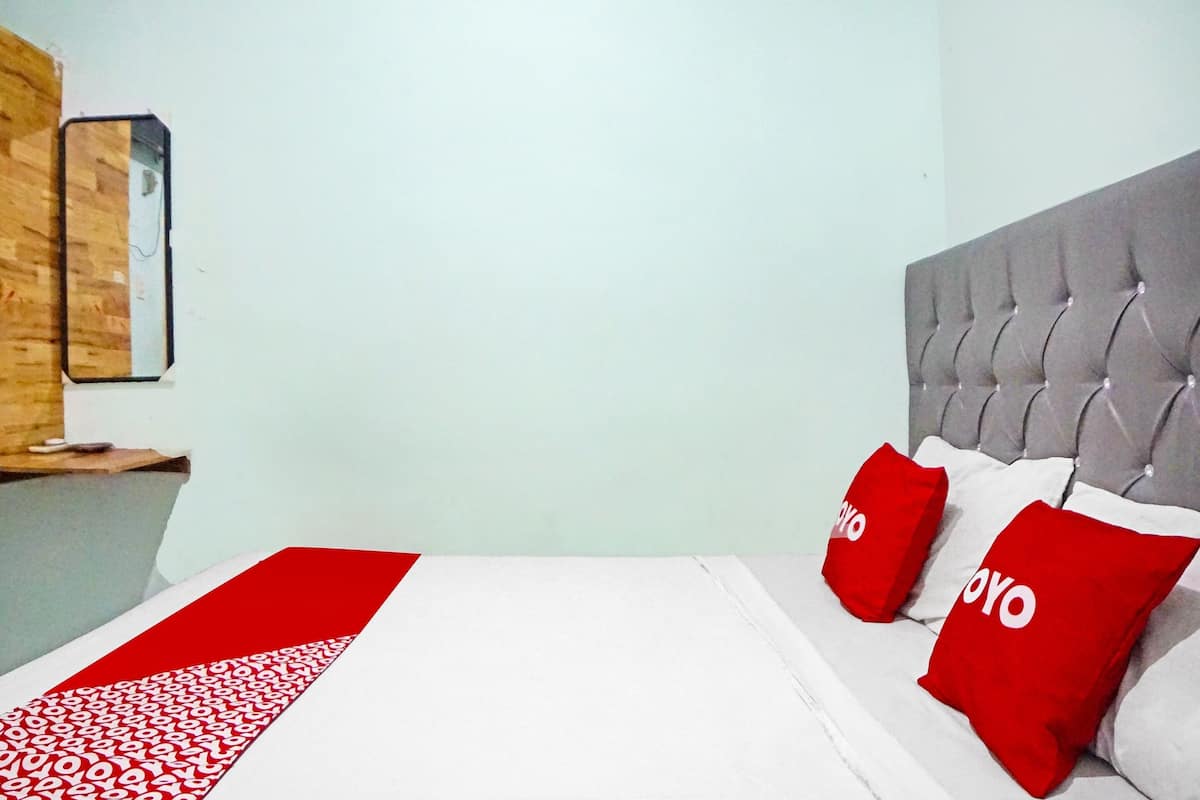 Standard Double Room | Free WiFi, bed sheets