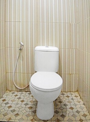 Bathroom - Hotel O Puri Dennis (Medan)