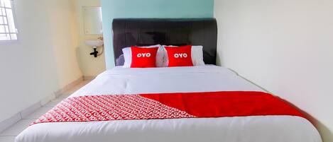 Standard Double Room | Laptop workspace, free WiFi, bed sheets