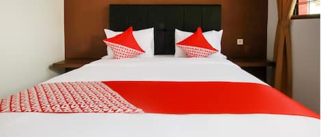 Standard Double Room | Free WiFi, bed sheets