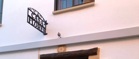 تفاصيل الفندق من الخارج