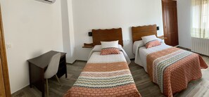 3 bedrooms, WiFi, bed sheets - Rural get-away ideal for outdoor activities with Jacuzzi (Cuenca)