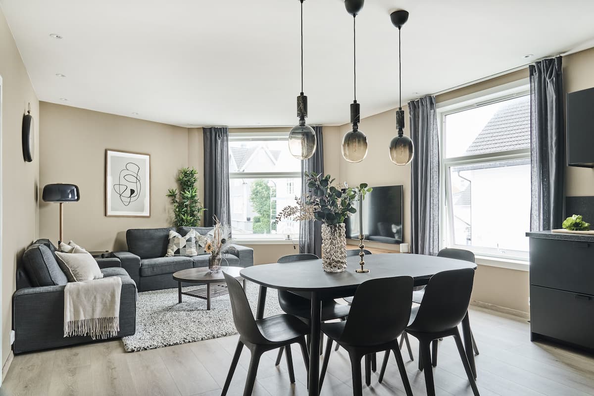 Family Apartment | 3 bedrooms, hypo-allergenic bedding, blackout curtains, soundproofing